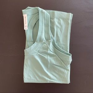 Athleta Momentum Tank